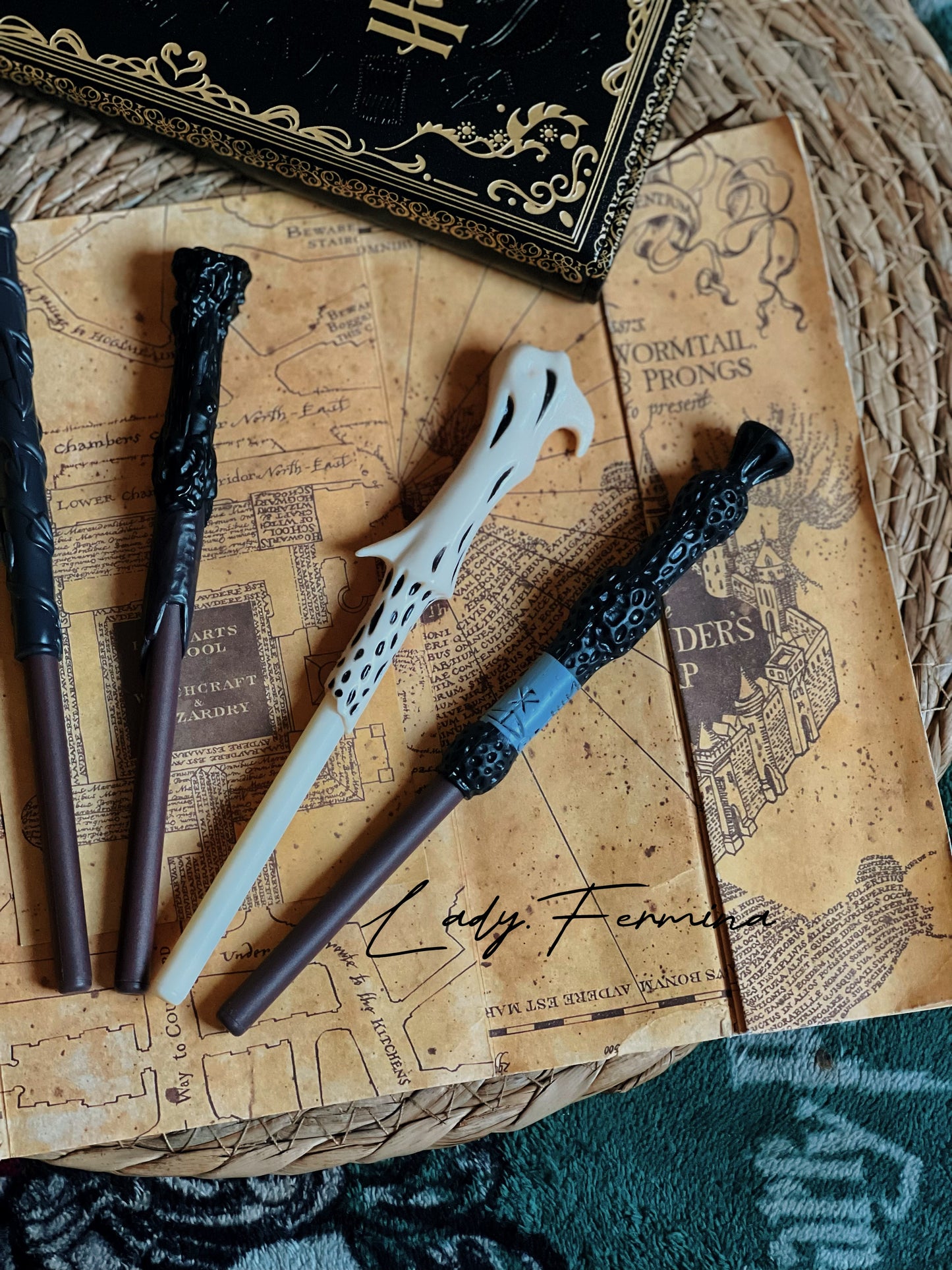 Harry potter wands ( pens )