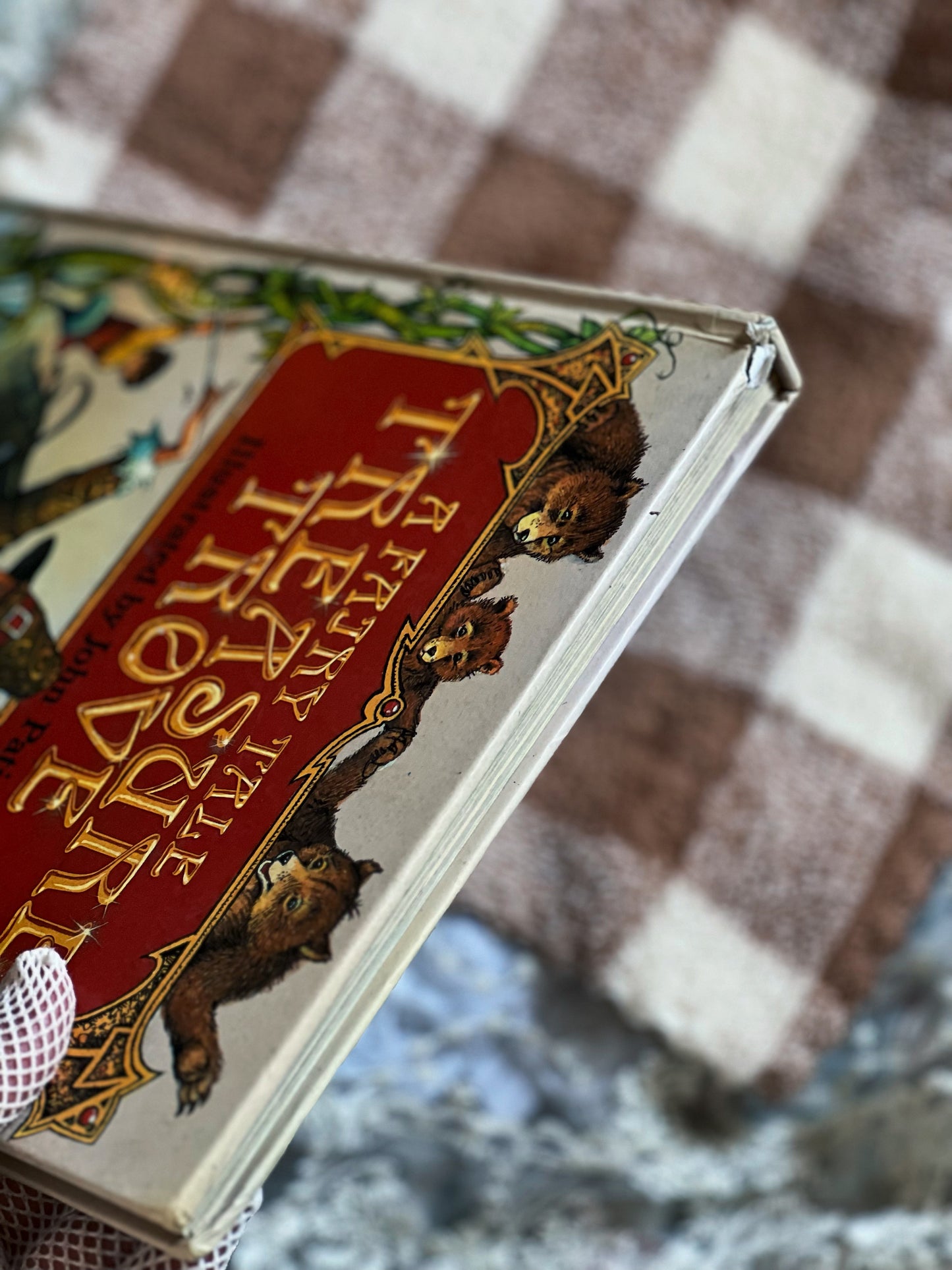 A FAIRY TALE TREASURE TROVE Illustrated by (John Patience)