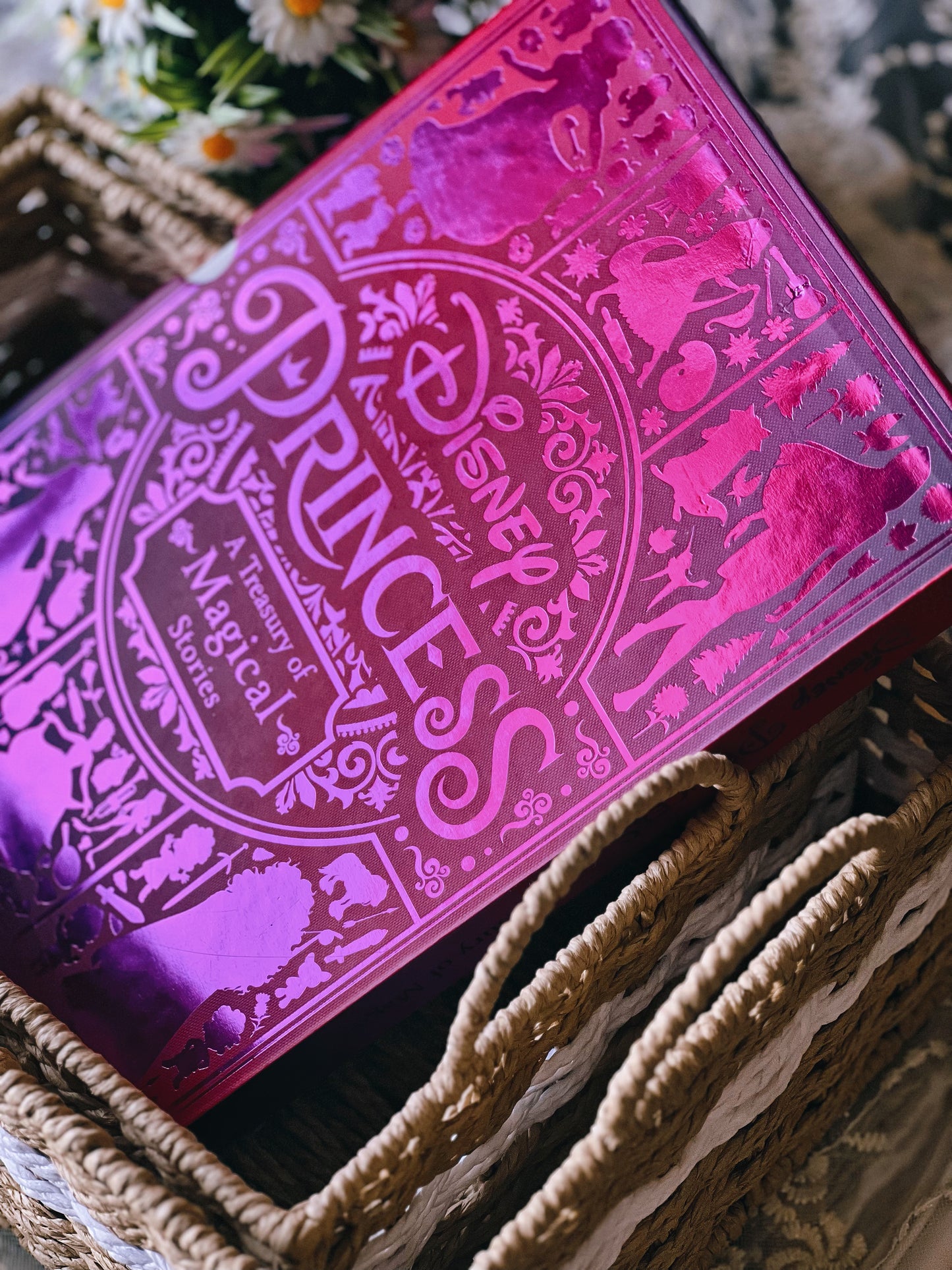 DISNEY PRINCESS (treasury of magical stories) BOOK