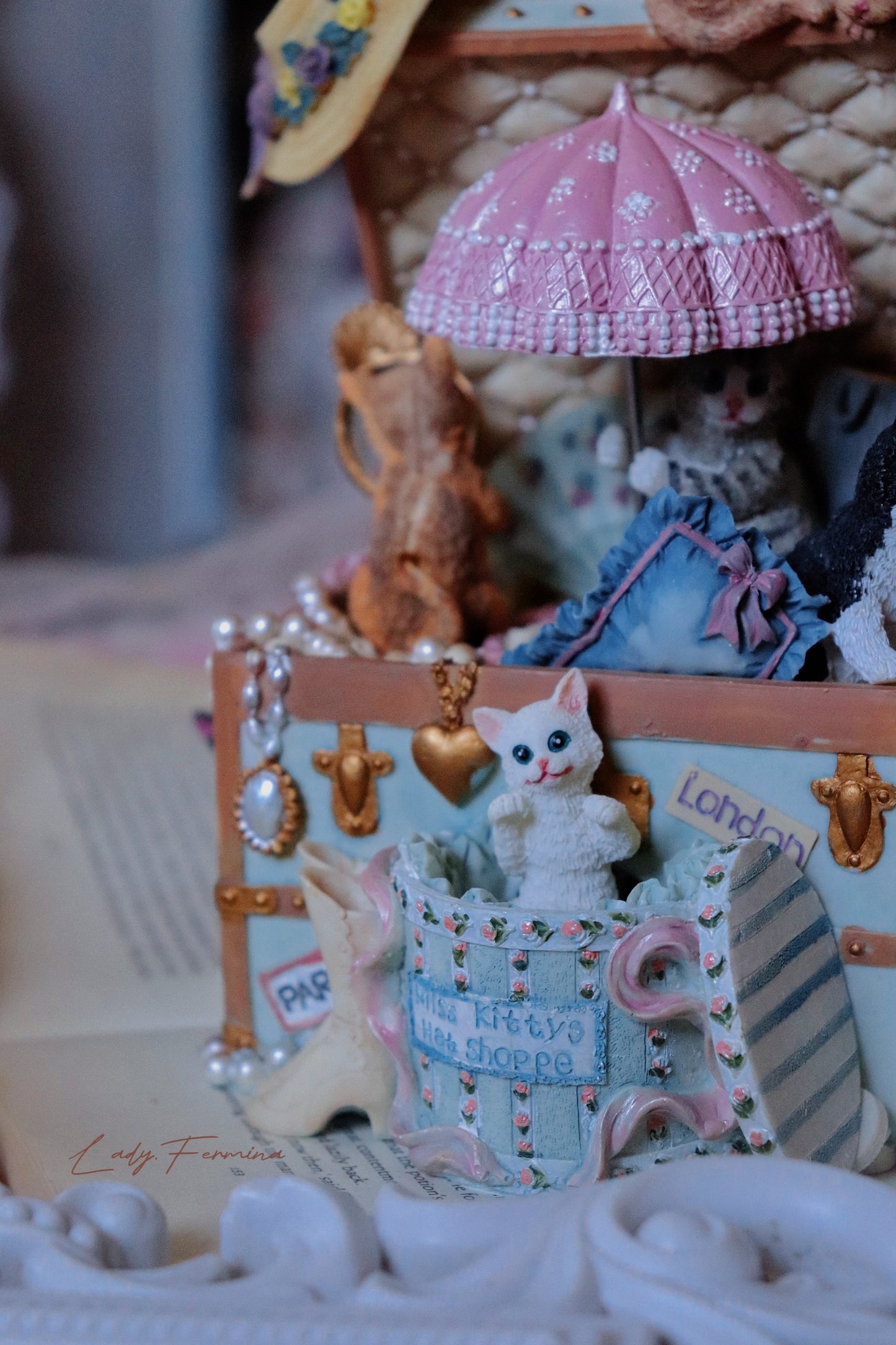 Vintage Kitten Trunk Music Box
