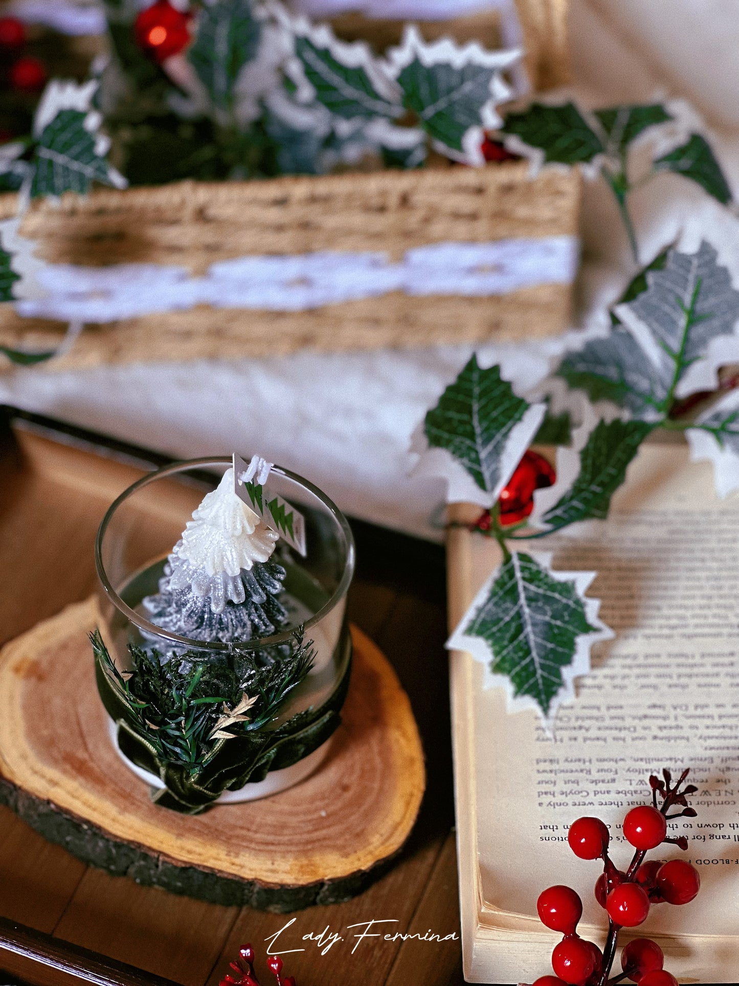 CHRISTMAS WOODS CANDLE