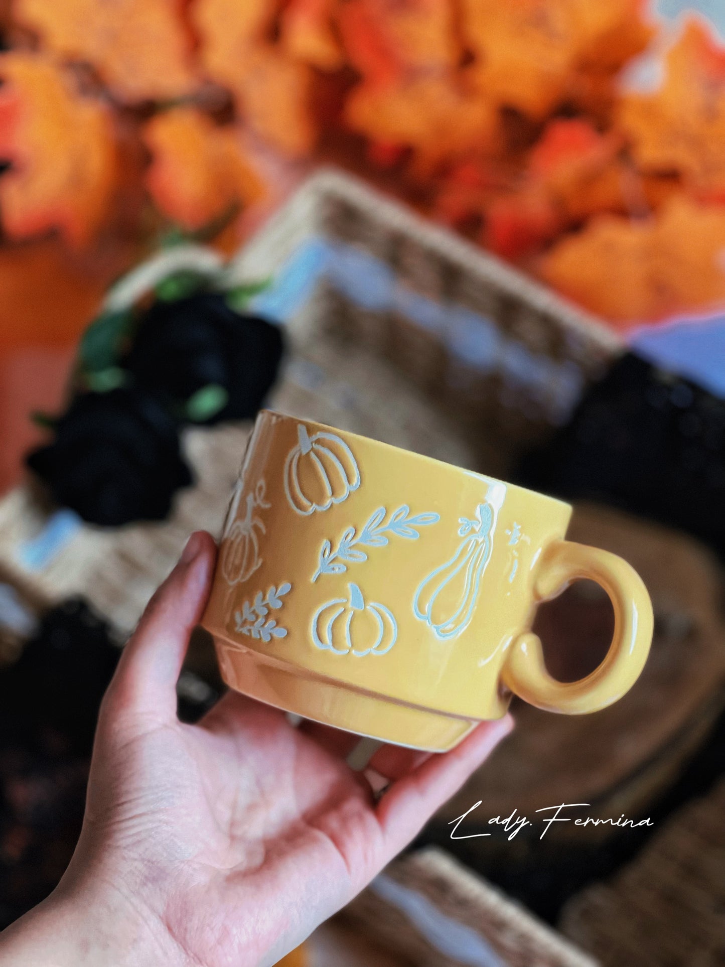 SEASONAL PUMPKIN MUG