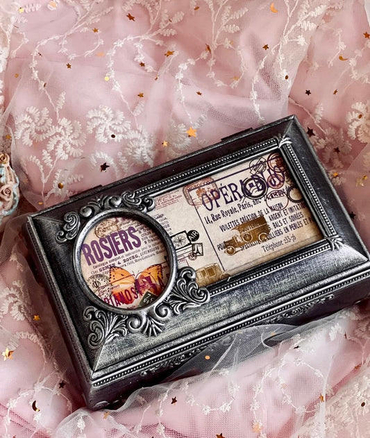 Vintage jewelry Music Box