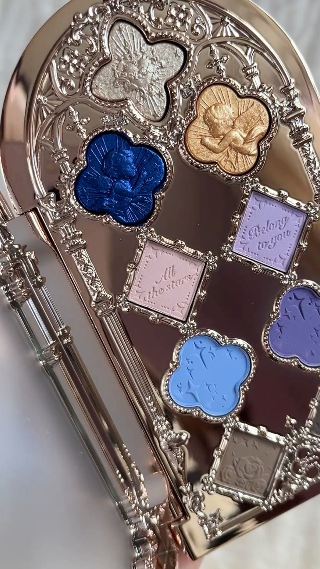 Flower knows weeping Angel Eyeshadow Palette