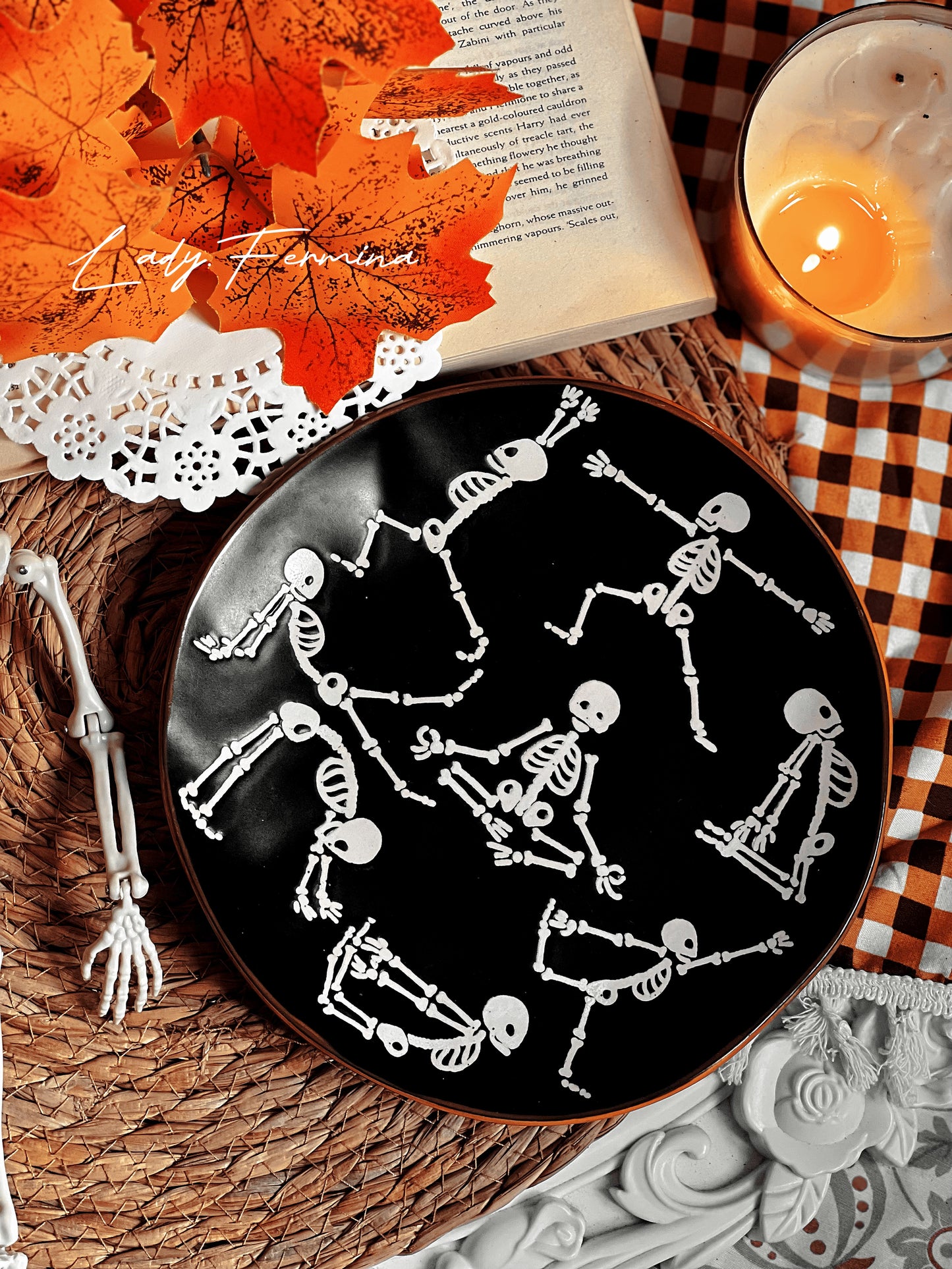 SKELETON PLATE (medium)