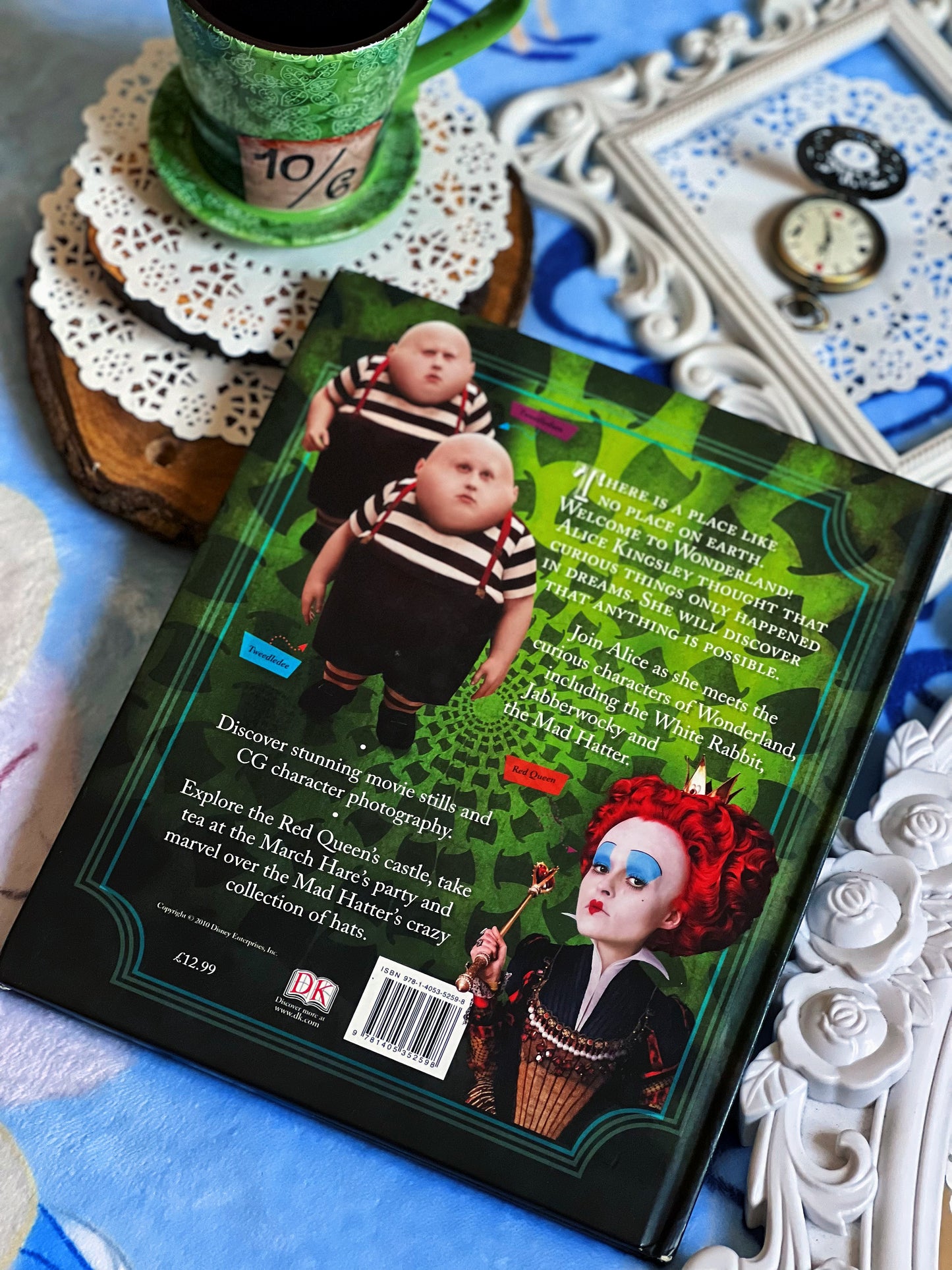 ALICE IN WONDERLAND (the visual guide)(original)