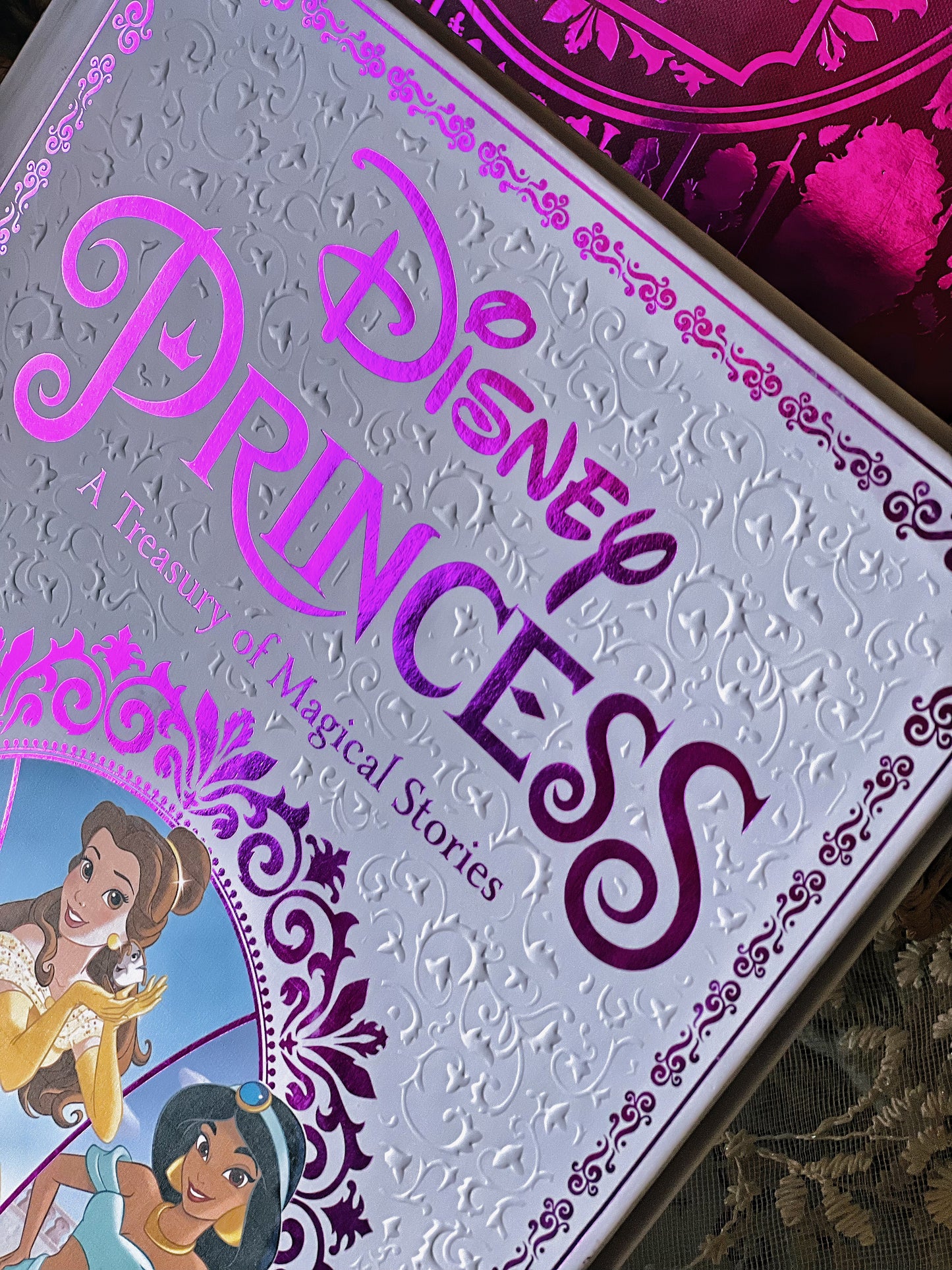 DISNEY PRINCESS (treasury of magical stories) BOOK