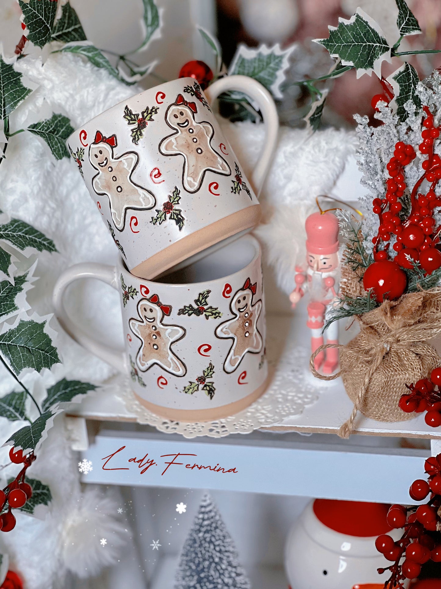 THE GINGERBREAD BOW MUG