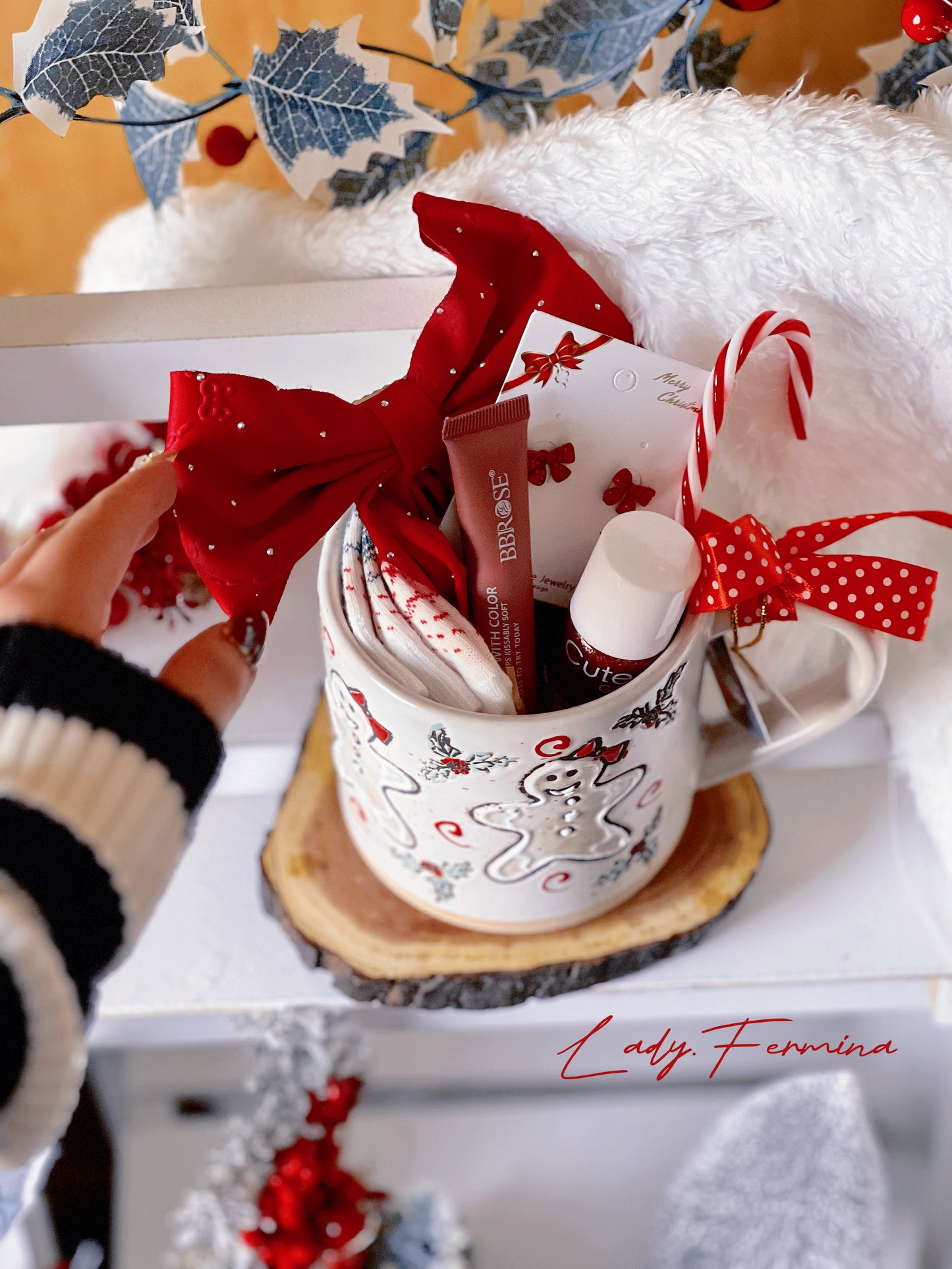 The Gingerbread Gift MUG