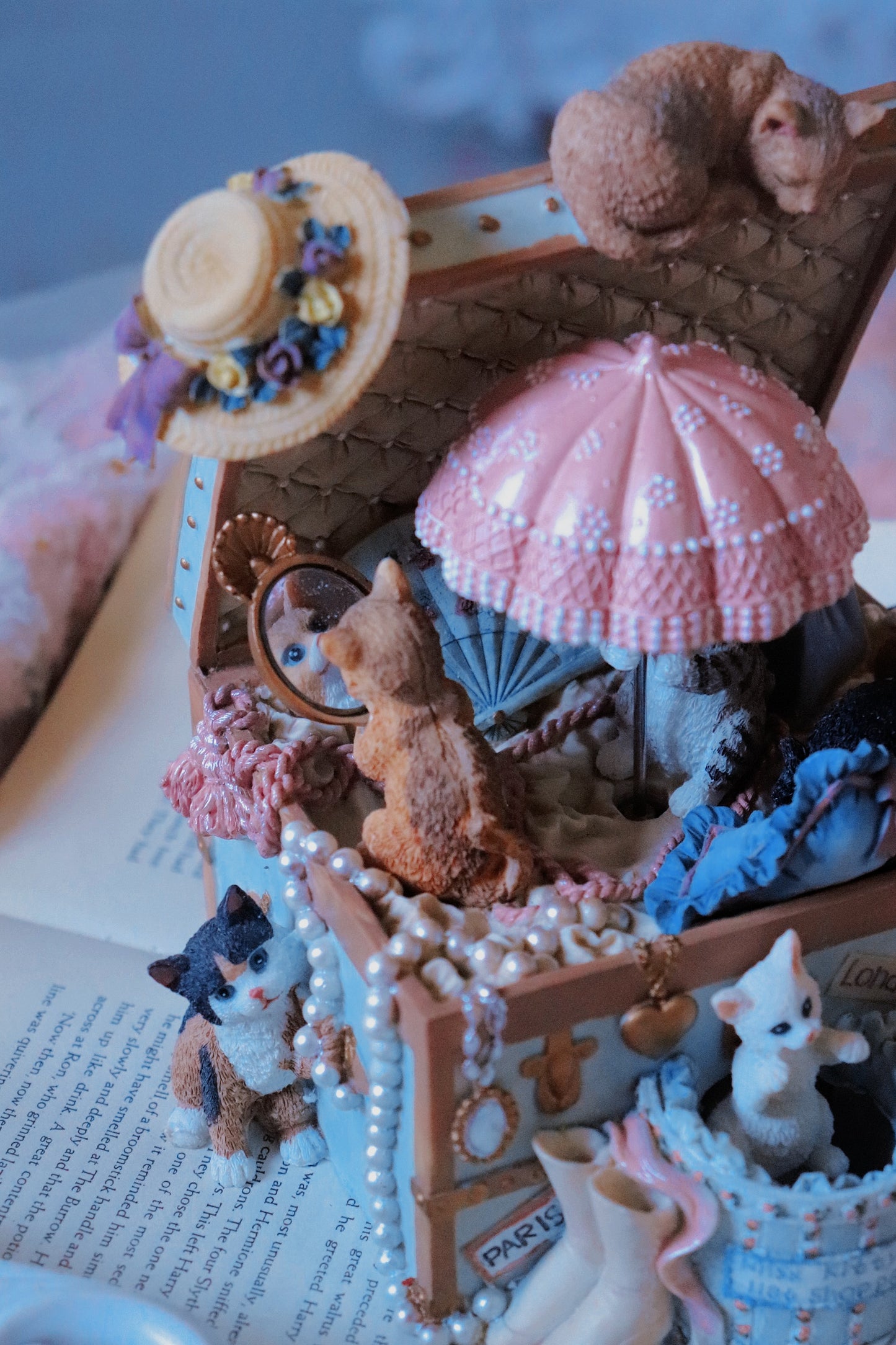Vintage Kitten Trunk Music Box